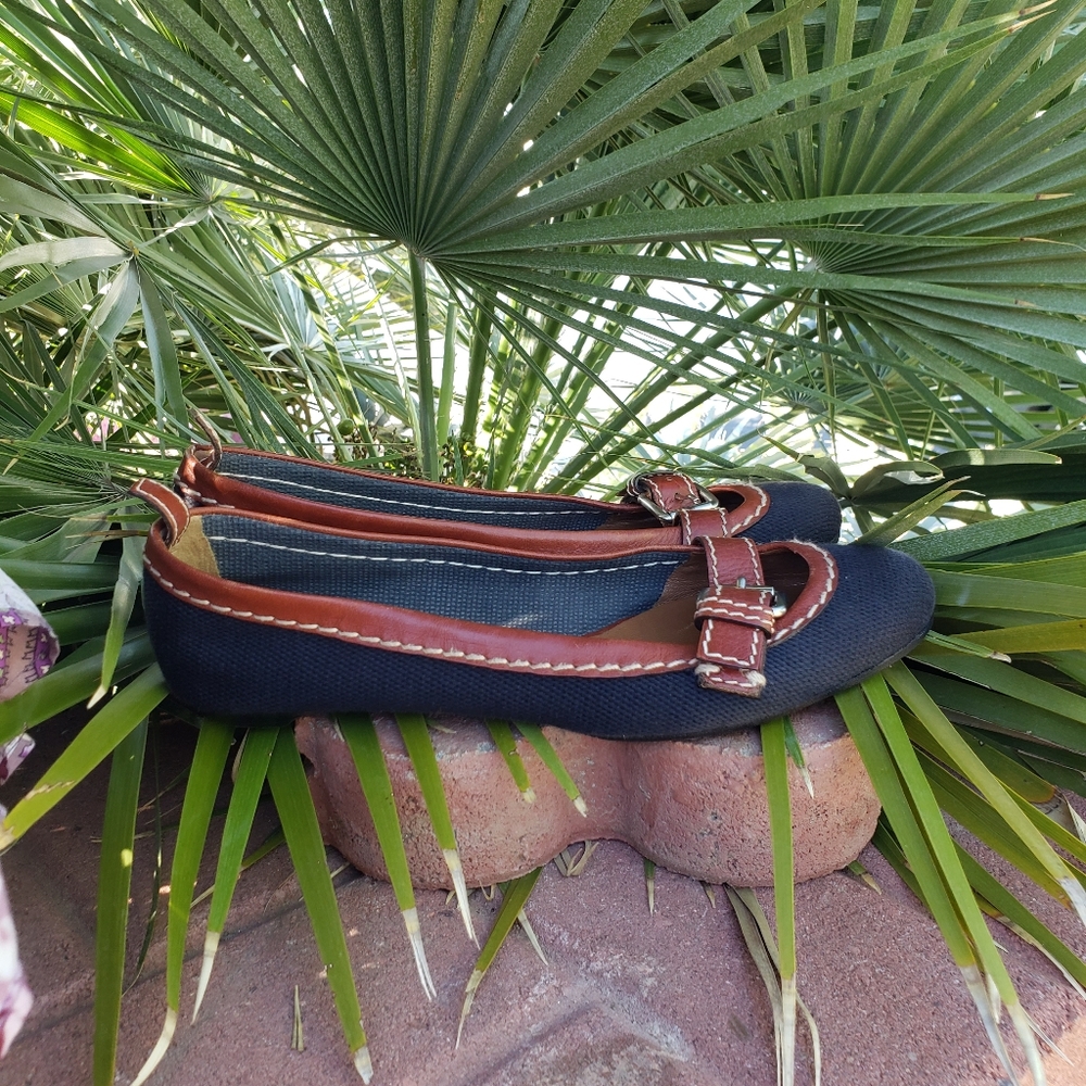 Chloe  canvas and leatehr buckle flat - Picture 7 of 11